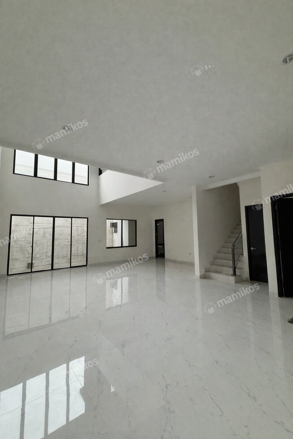 Rumah Sertifikat SHM 4 Kamar Tidur 3 Kamar Mandi Pantai Indah Kapuk 2 Jakarta Utara - Photo 3