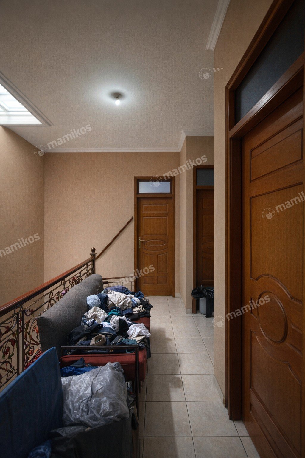 Rumah Sertifikat SHM 4 Kamar Tidur 3 Kamar Mandi Tanjung Duren Jakarta Barat - Photo 2