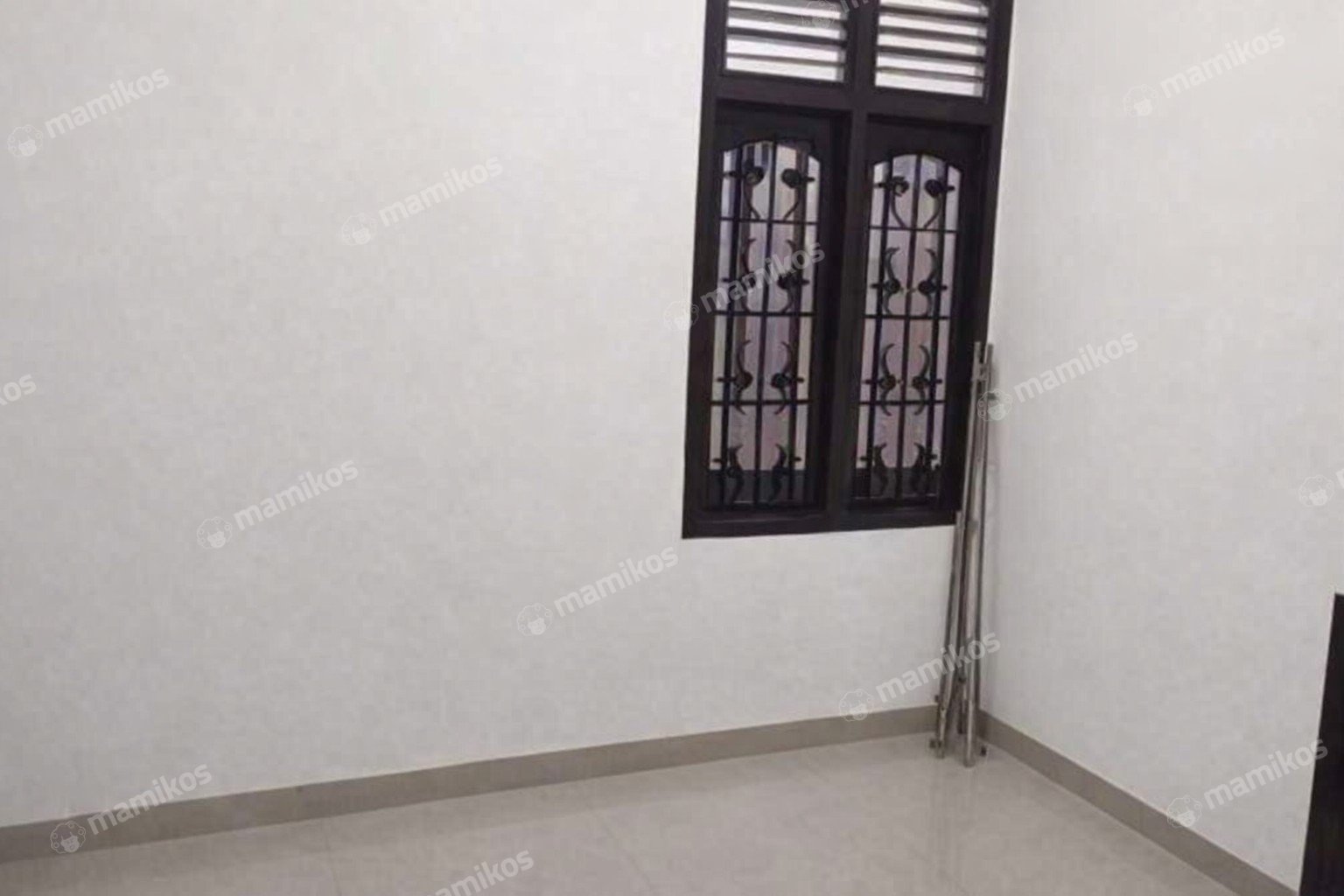Rumah Sertifikat SHM 4 Kamar Tidur 2 Kamar Mandi Pondok Indah Jakarta Selatan - Photo 5