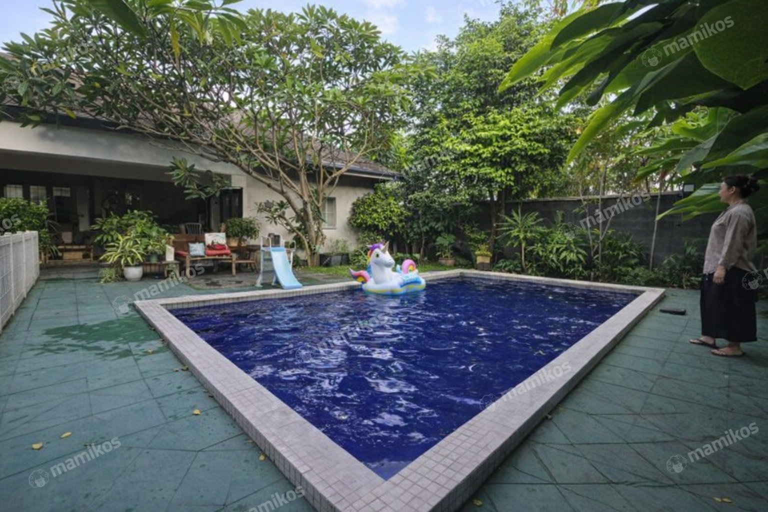 Rumah Sertifikat SHM 4 Kamar Tidur 3 Kamar Mandi Kemang Jakarta Selatan