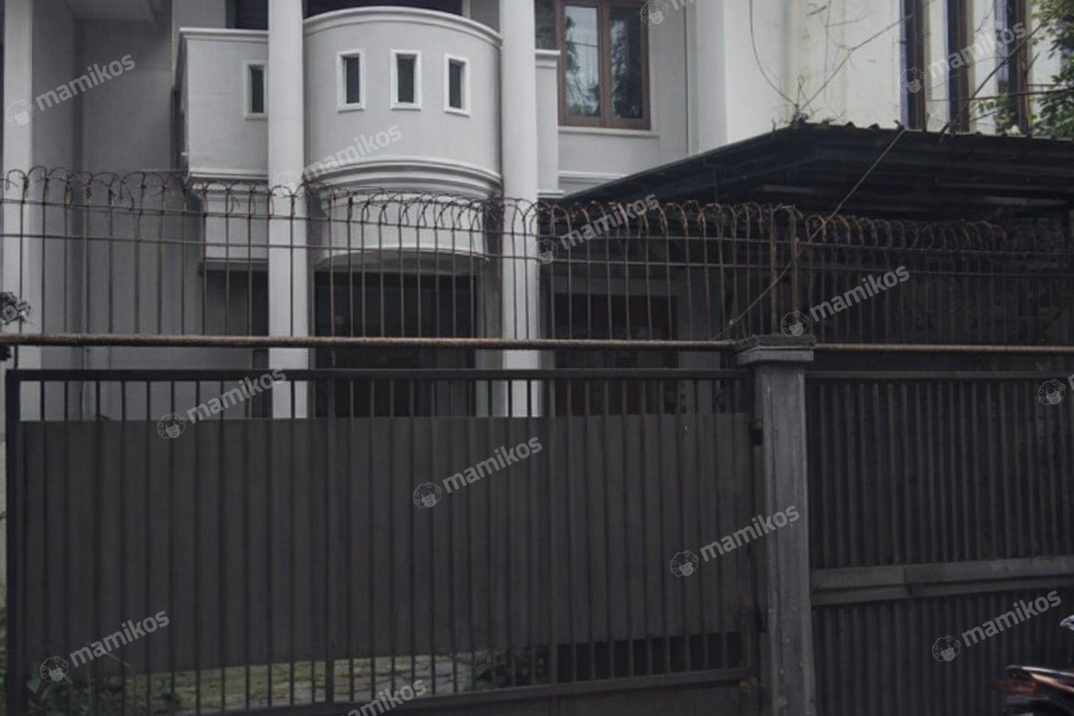 Rumah Sertifikat SHM 5 Kamar Tidur 5 Kamar Mandi Radio Dalam Jakarta Selatan