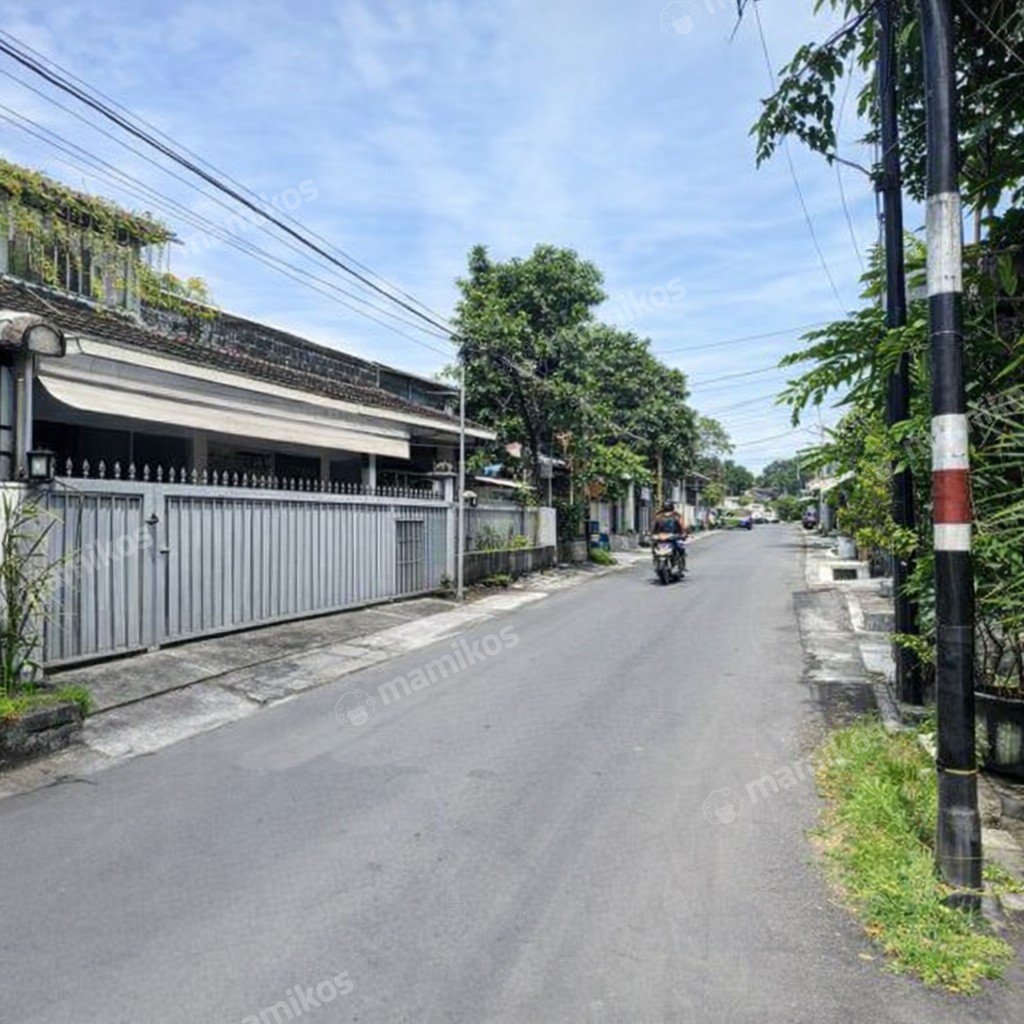 Rumah Sertifikat SHM 5 Kamar Tidur 4 Kamar Mandi Tebet Jakarta Selatan - Photo 2