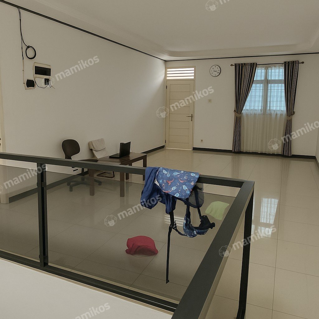 Rumah 5 Kamar Tidur 3 Kamar Mandi 2 Lantai Meruya Jakarta Barat - Photo 5