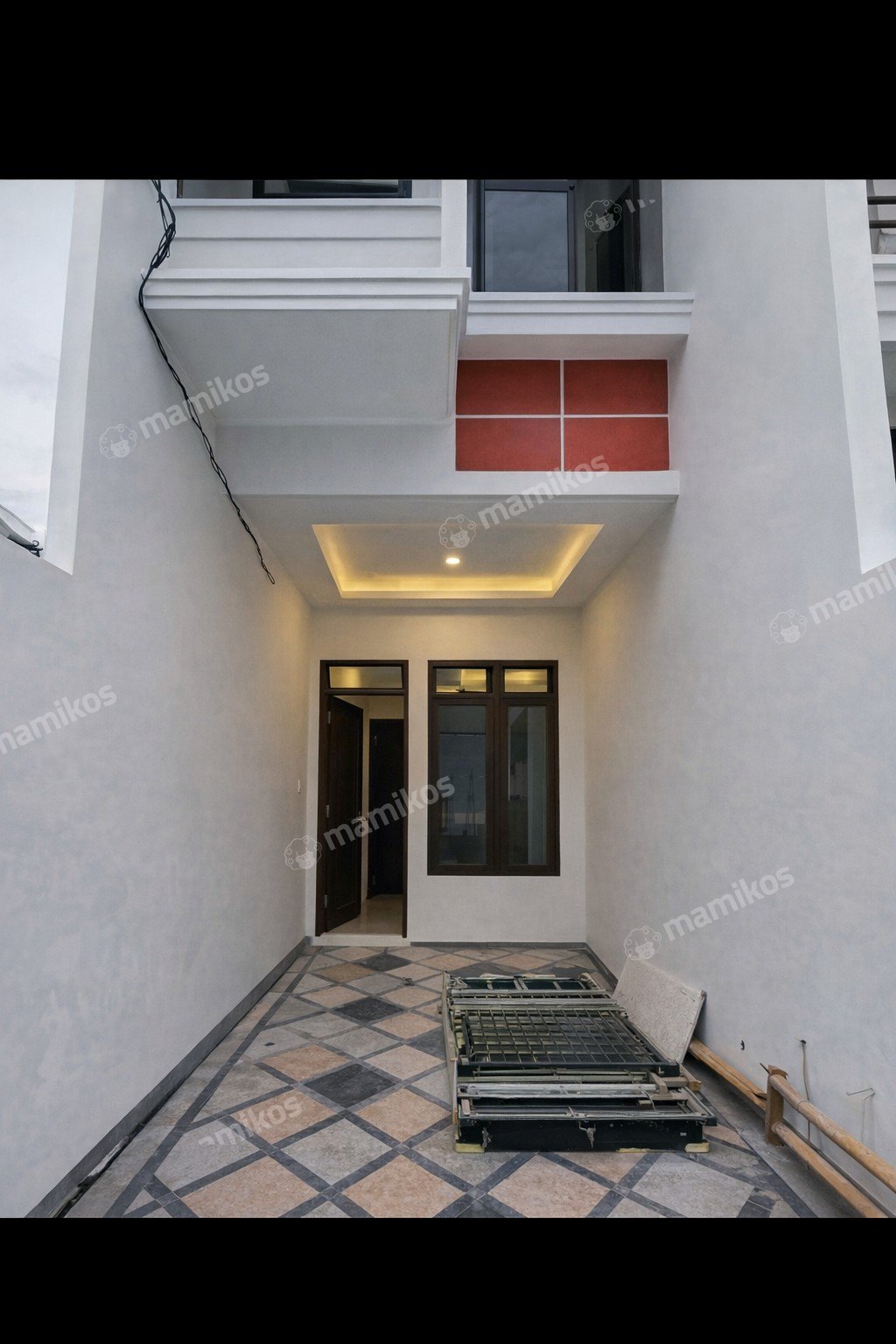 Rumah Sertifikat SHM 3 Kamar Tidur 3 Kamar Mandi Taman Ratu Jakarta Barat - Photo 2