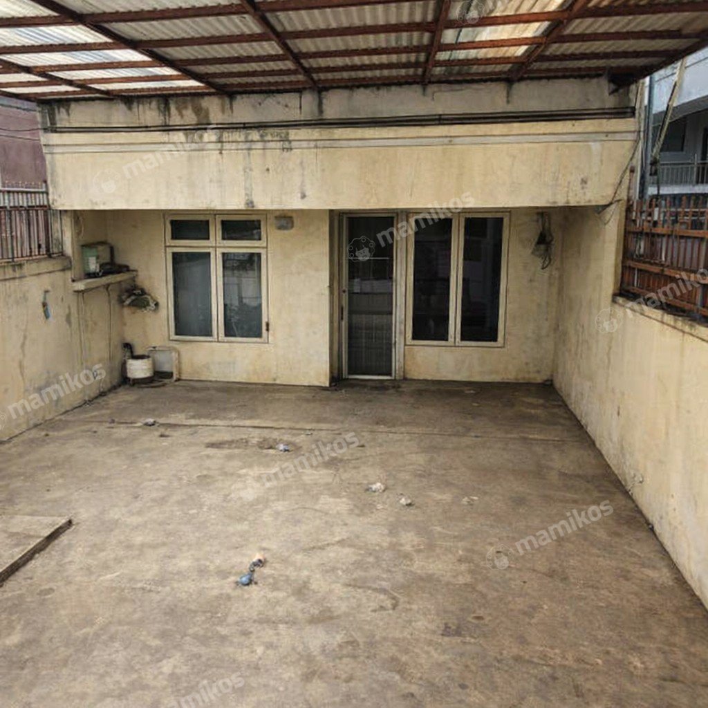 Rumah Sertifikat SHM 3 Kamar Tidur 3 Kamar Mandi Taman Ratu Jakarta Barat - Photo 2