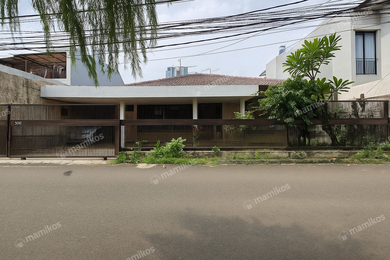 Rumah Sertifikat SHM 4 Kamar Tidur 2 Kamar Mandi Kebayoran Baru Jakarta Selatan