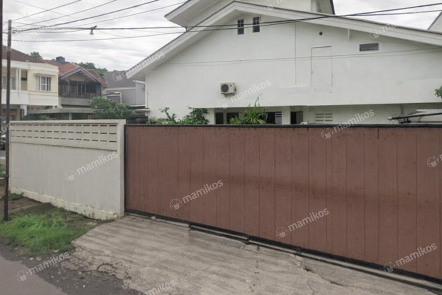 Rumah Sertifikat SHM 4 Kamar Tidur 6 Kamar Mandi Pondok Bambu Jakarta Timur