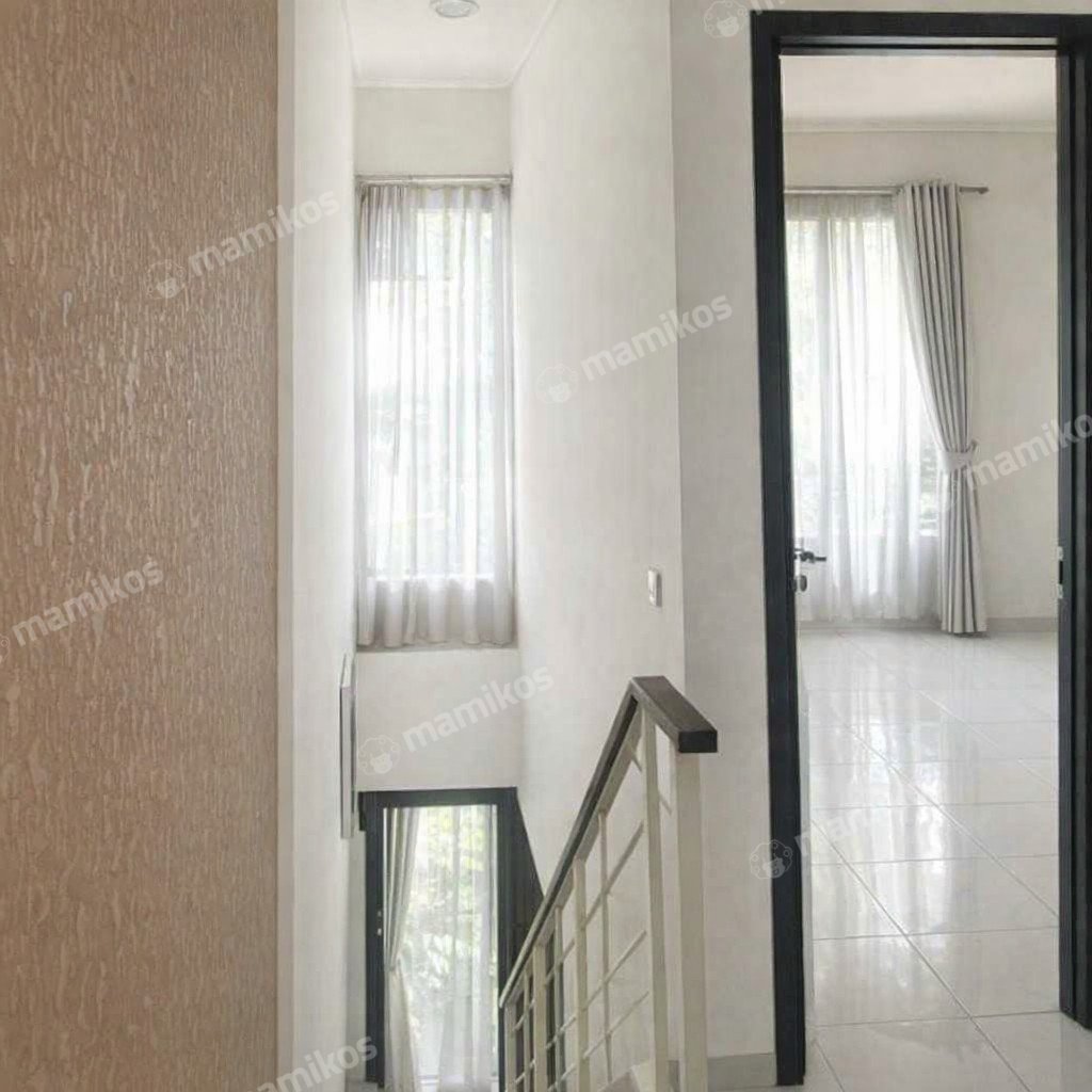 Rumah Sertifikat SHM 3 Kamar Tidur 3 Kamar Mandi Jatinegara Jakarta Timur - Photo 4