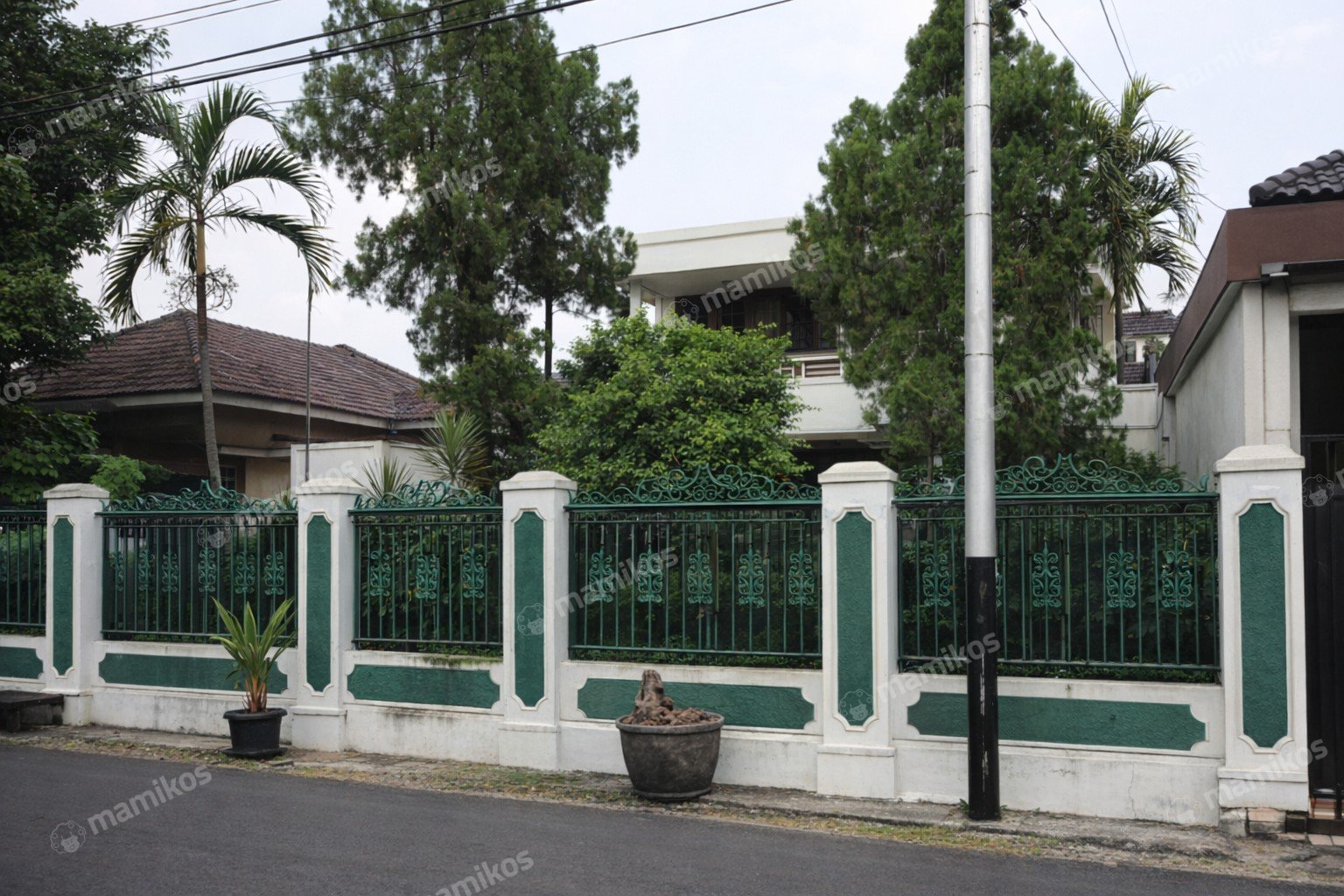 Rumah Sertifikat SHM 5 Kamar Tidur 5 Kamar Mandi Kebon Jeruk Jakarta Barat