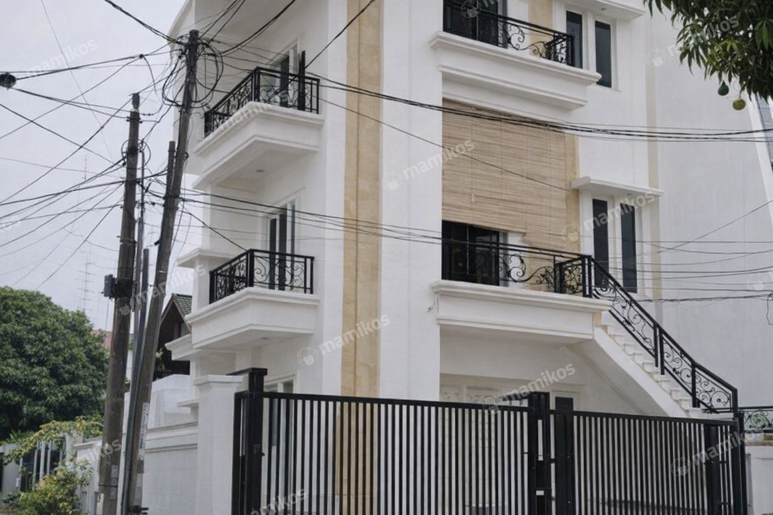 Rumah Sertifikat SHM 6 Kamar Tidur 5 Kamar Mandi Kelapa Gading Jakarta Utara