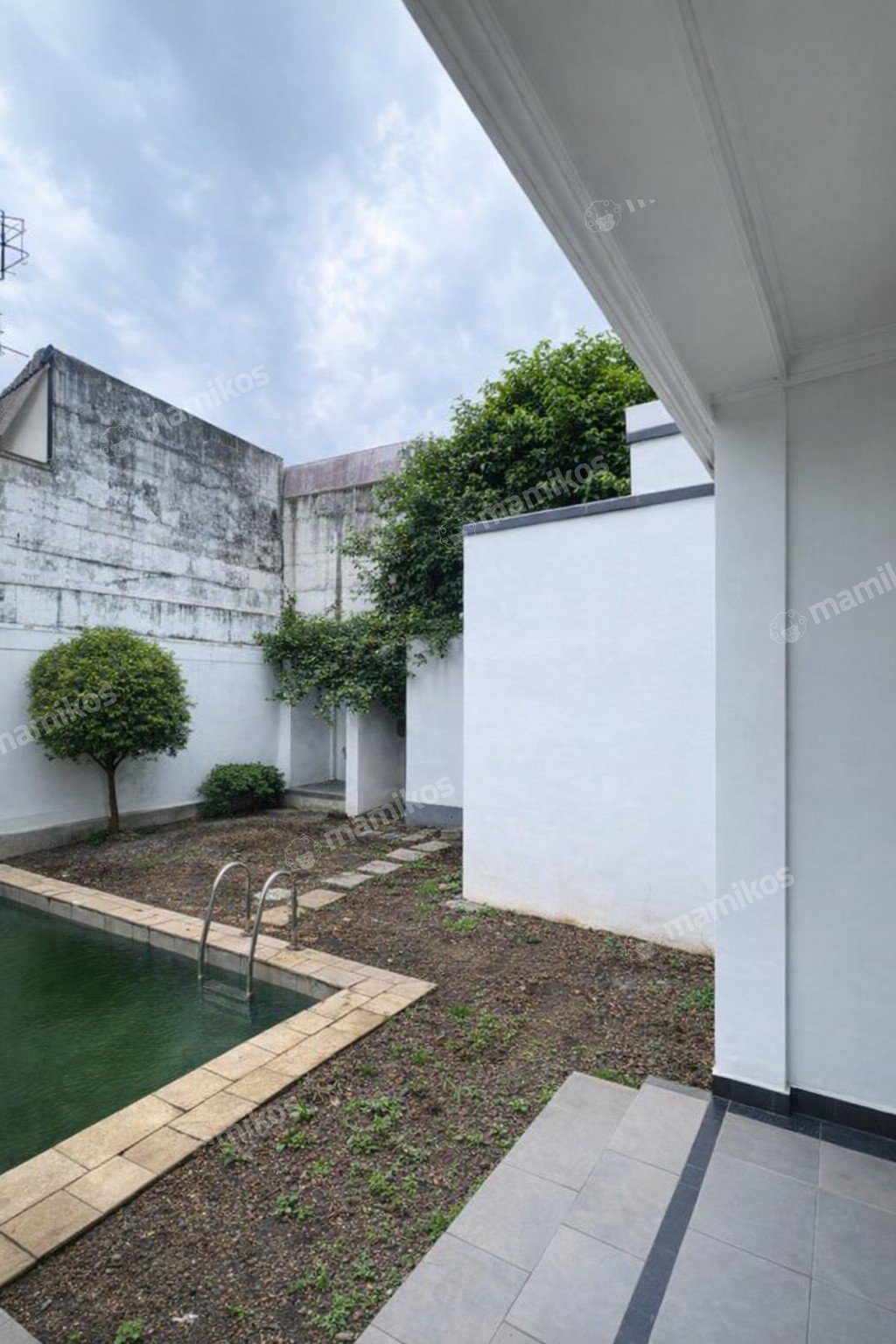 Rumah Sertifikat SHM 3 Kamar Tidur 3 Kamar Mandi Kemang Jakarta Selatan - Photo 3