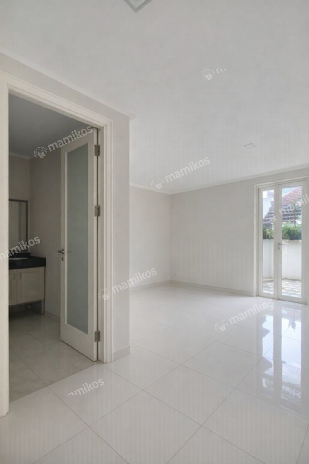 Rumah Sertifikat SHM 3 Kamar Tidur 3 Kamar Mandi Kemang Jakarta Selatan - Photo 5