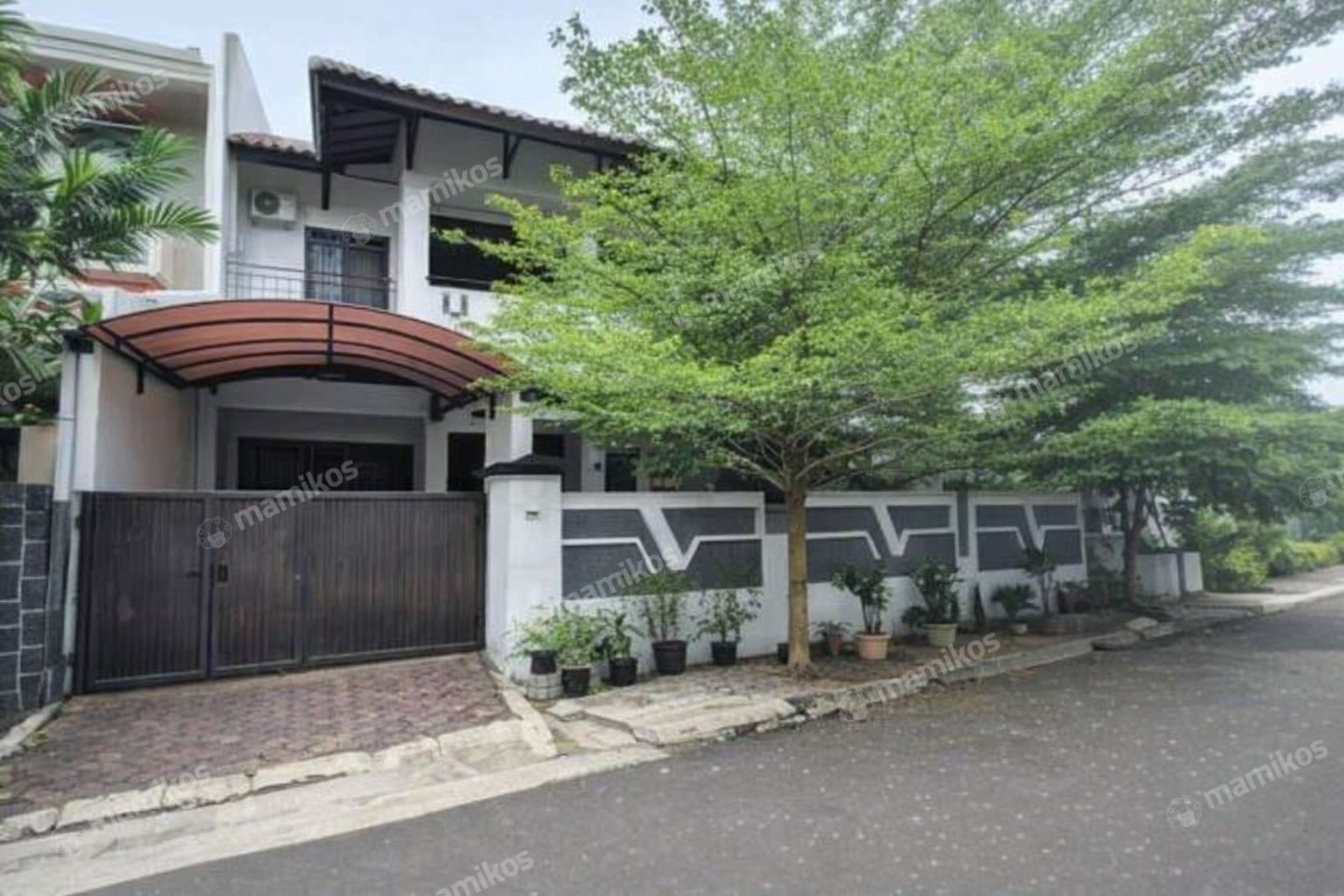 Rumah Sertifikat SHM 6 Kamar Tidur 6 Kamar Mandi Pulomas Jakarta Timur