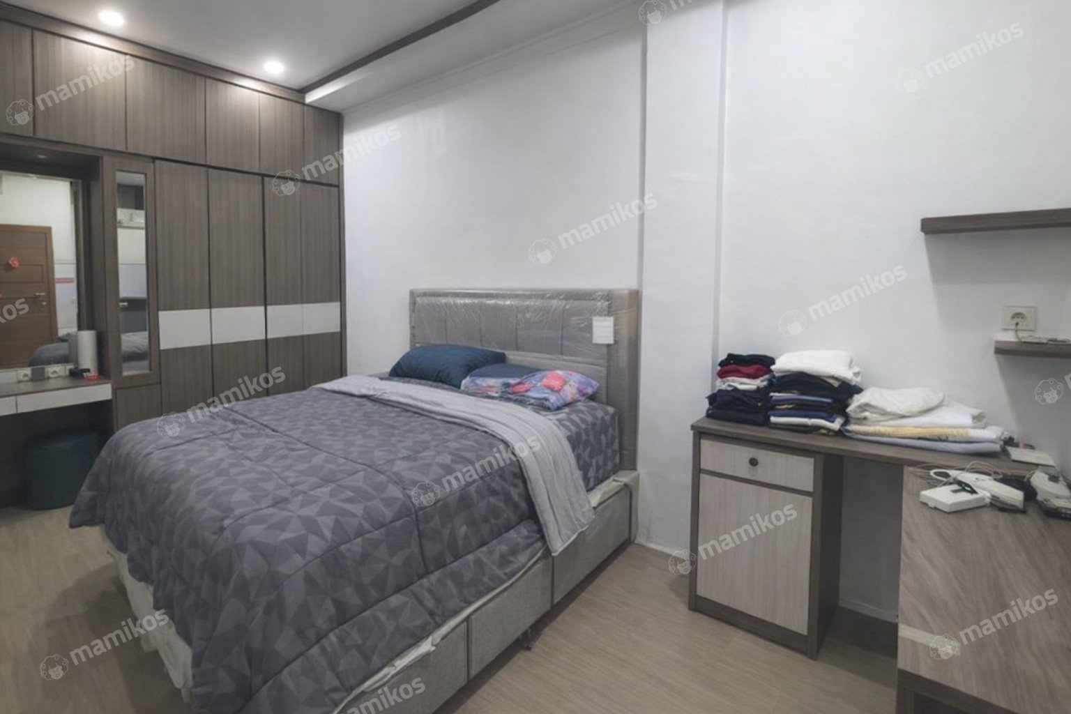 Rumah Sertifikat SHM 2 Kamar Tidur 3 Kamar Mandi Jelambar Jakarta Barat