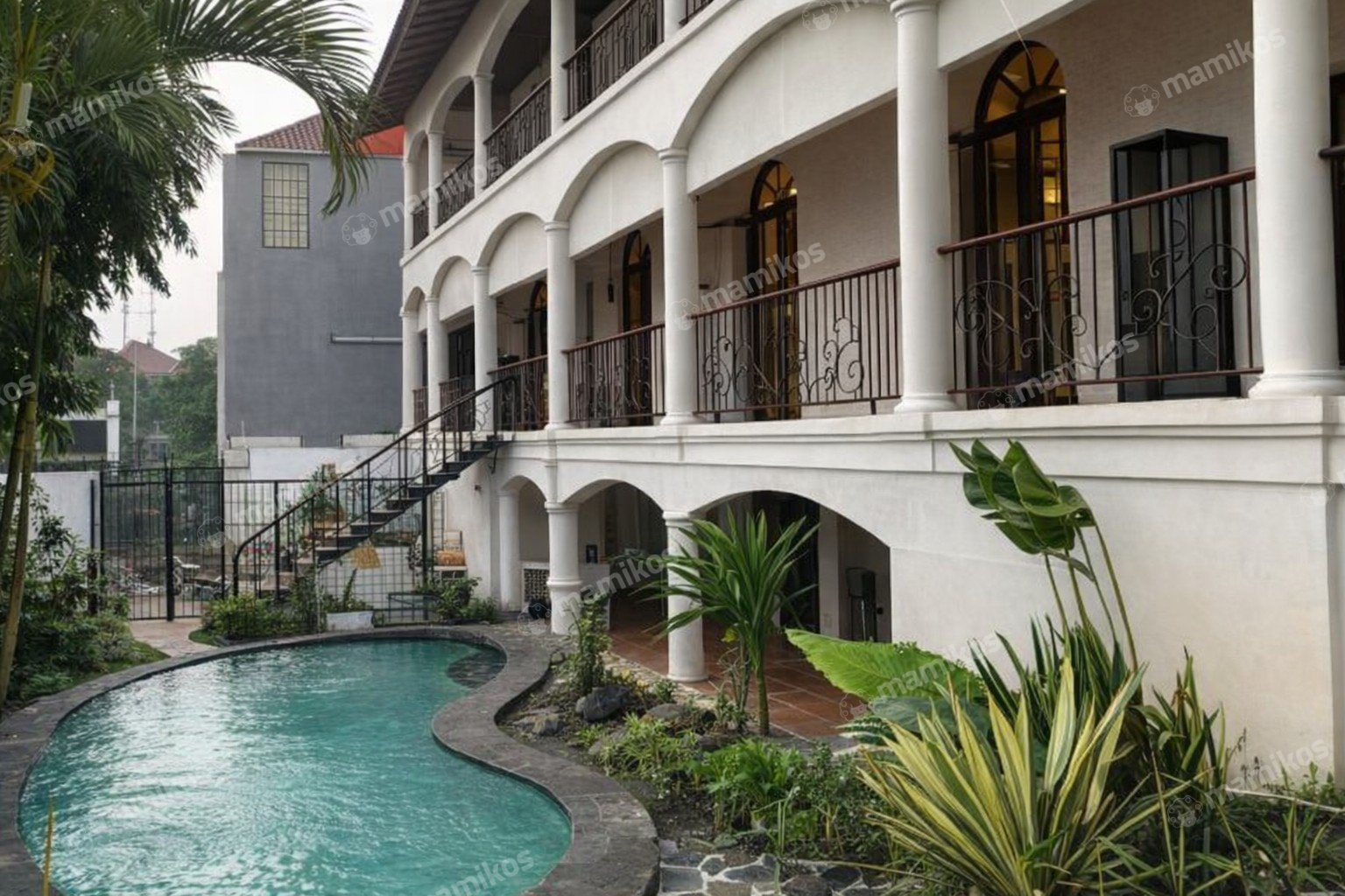 Rumah Sertifikat SHM 10 Kamar Tidur 7 Kamar Mandi Cilandak Jakarta Selatan