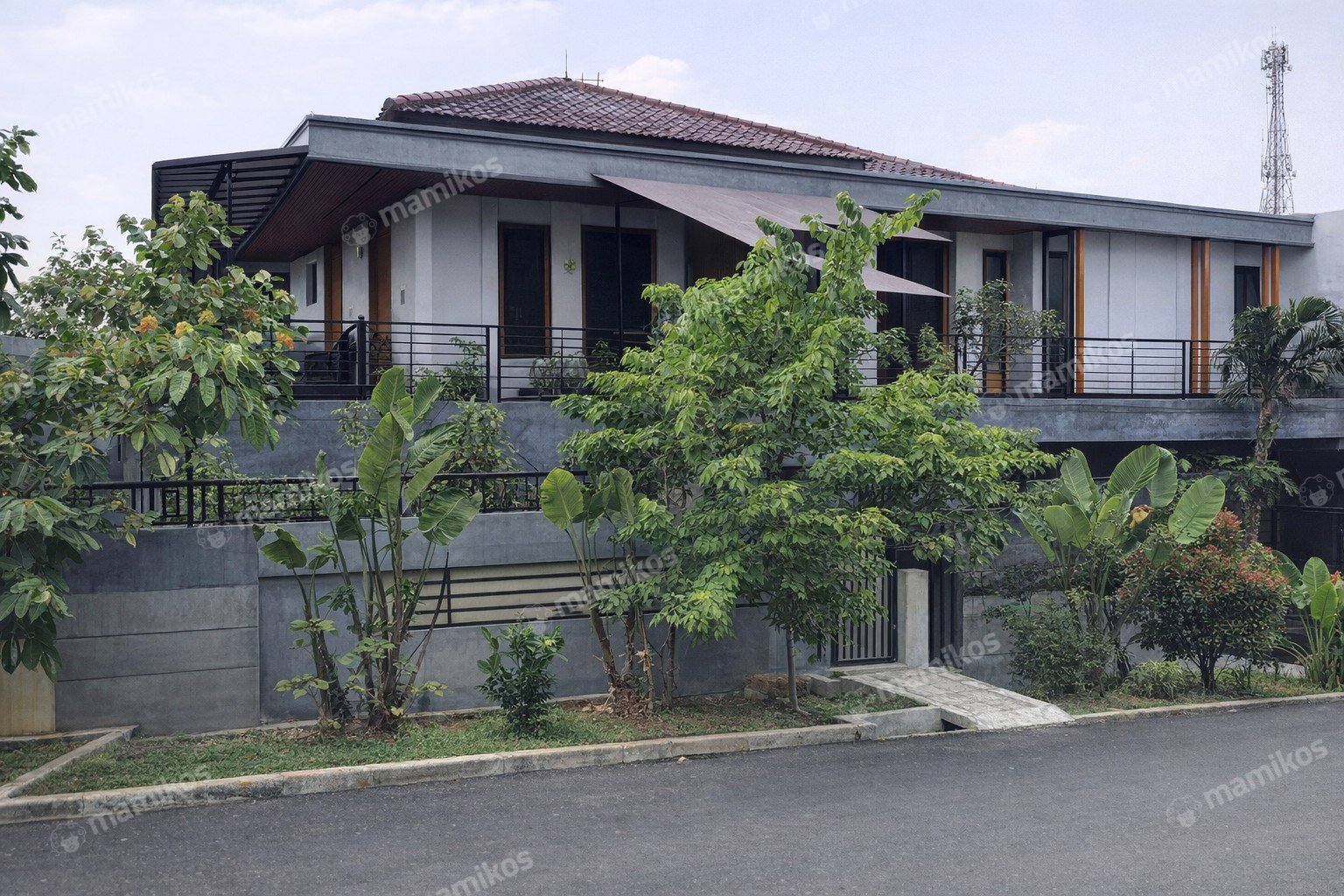 Rumah Sertifikat SHM 8 Kamar Tidur 6 Kamar Mandi Kav DKI Jakarta Barat