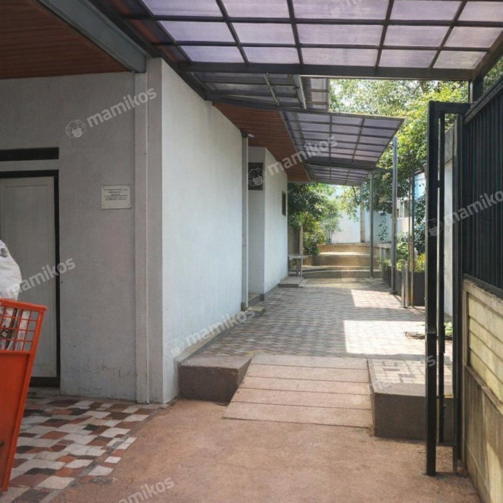 Rumah Sertifikat SHM 8 Kamar Tidur 6 Kamar Mandi Kav DKI Jakarta Barat - Photo 3