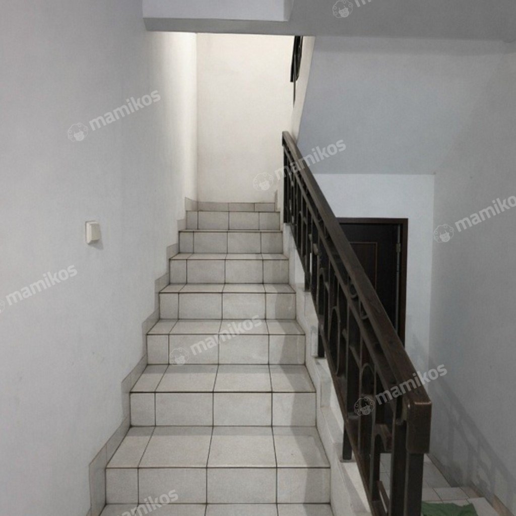 Rumah Sertifikat SHM 6 Kamar Tidur 6 Kamar Mandi Legenda Wisata Jakarta Timur - Photo 2