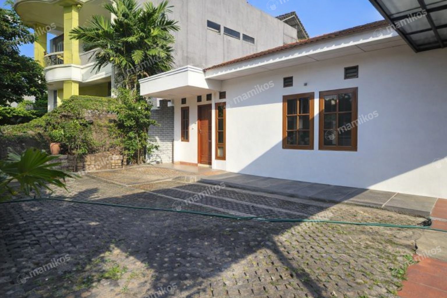 Rumah Sertifikat SHM 4 Kamar Tidur 2 Kamar Mandi Lebak Bulus Jakarta Selatan