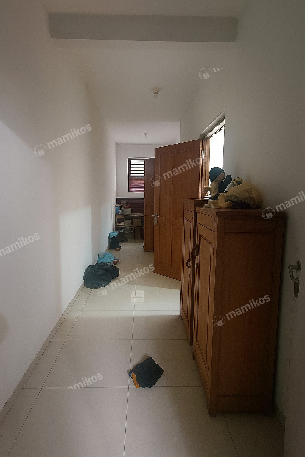 Rumah Sertifikat SHM 5 Kamar Tidur 4 Kamar Mandi Kota Wisata Jakarta Timur - Photo 5