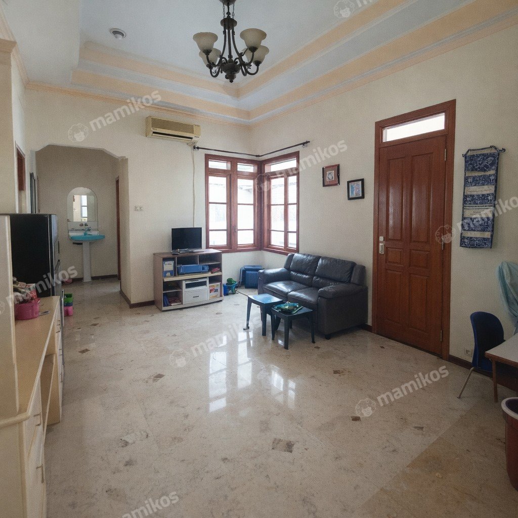 Rumah Sertifikat SHM 4 Kamar Tidur 4 Kamar Mandi Taman Palem Jakarta Barat - Photo 3