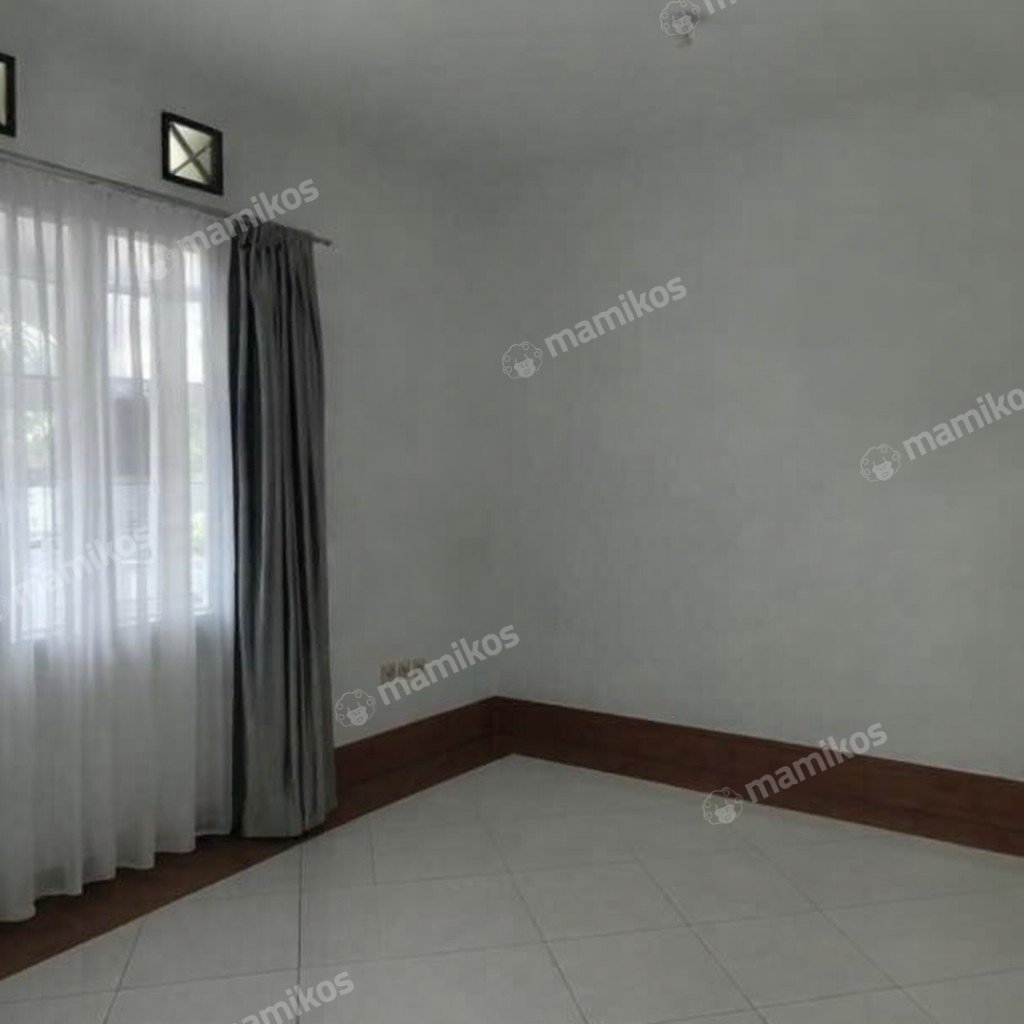 Rumah Sertifikat SHM 3 Kamar Tidur 3 Kamar Mandi Lebak Bulus Jakarta Selatan - Photo 4