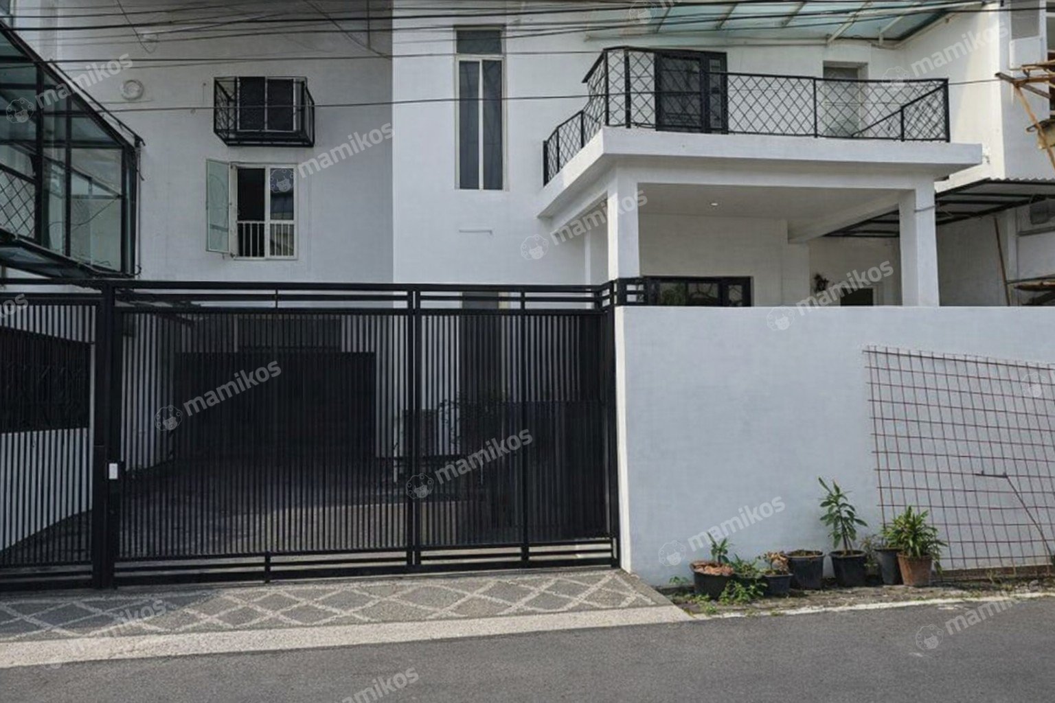 Rumah Sertifikat SHM 3 Kamar Tidur 3 Kamar Mandi Gandaria Jakarta Selatan