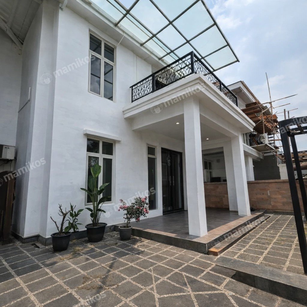 Rumah Sertifikat SHM 3 Kamar Tidur 3 Kamar Mandi Gandaria Jakarta Selatan - Photo 4