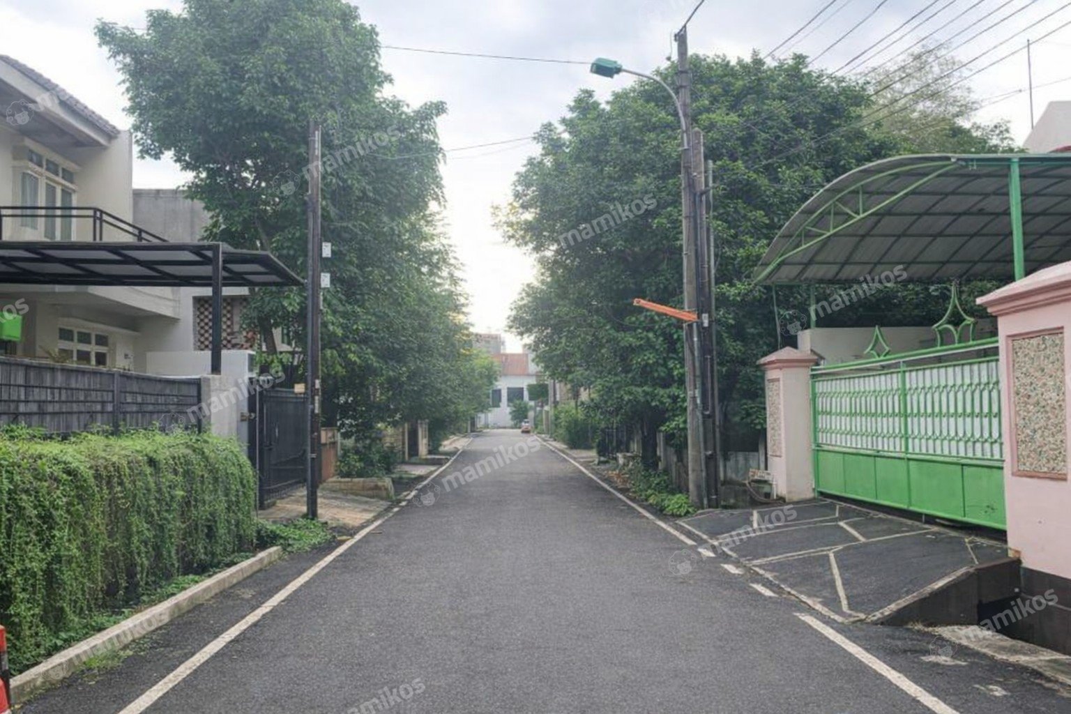 Rumah Sertifikat SHM 7 Kamar Tidur 4 Kamar Mandi Duren Sawit Jakarta Timur
