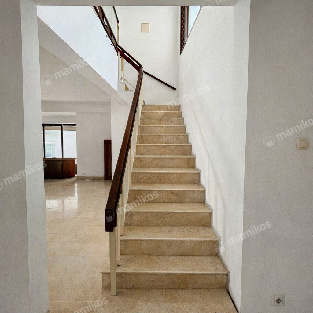 Rumah Sertifikat SHM 4 Kamar Tidur 4 Kamar Mandi Kebayoran Baru Jakarta Selatan - Photo 4