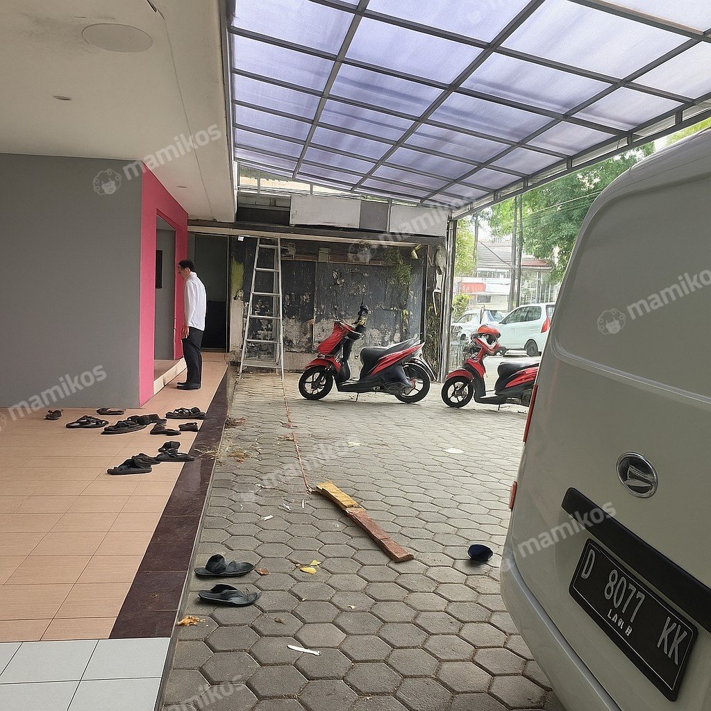 Rumah Sertifikat SHM 4 Kamar Tidur 4 Kamar Mandi Tebet Jakarta Selatan - Photo 2