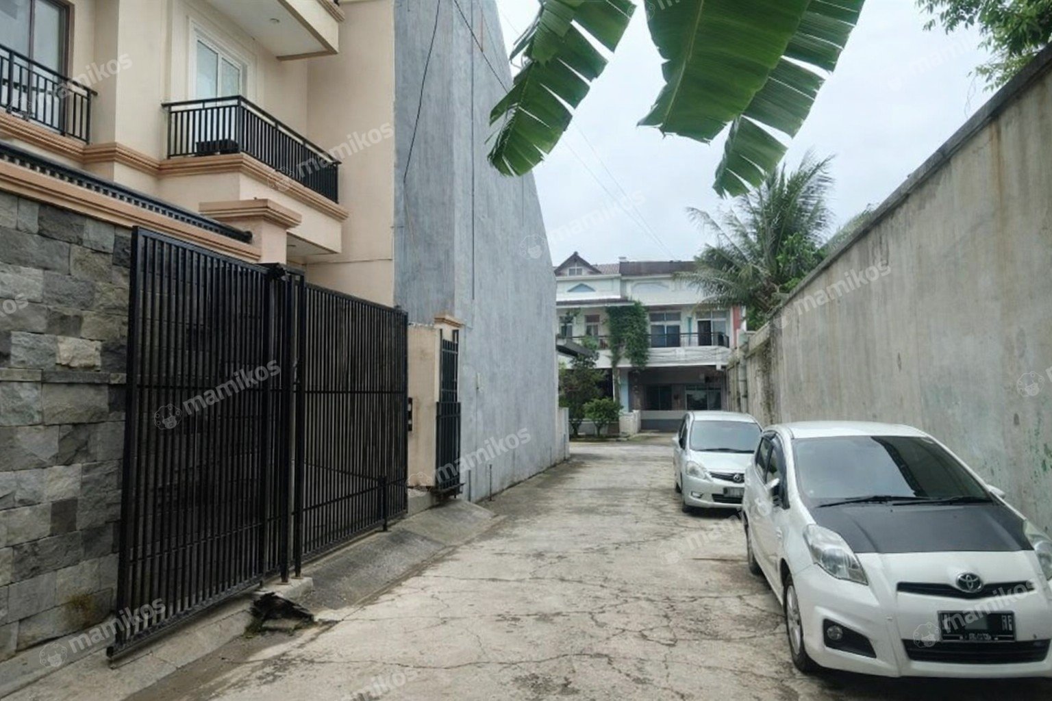 Rumah Sertifikat SHM 6 Kamar Tidur 3 Kamar Mandi Sunter Jakarta Utara - Photo 2