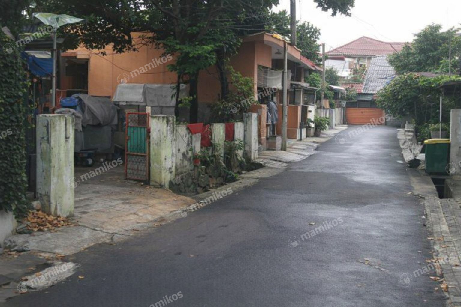 Rumah Sertifikat SHM 6 Kamar Tidur 4 Kamar Mandi Radio Dalam Jakarta Selatan