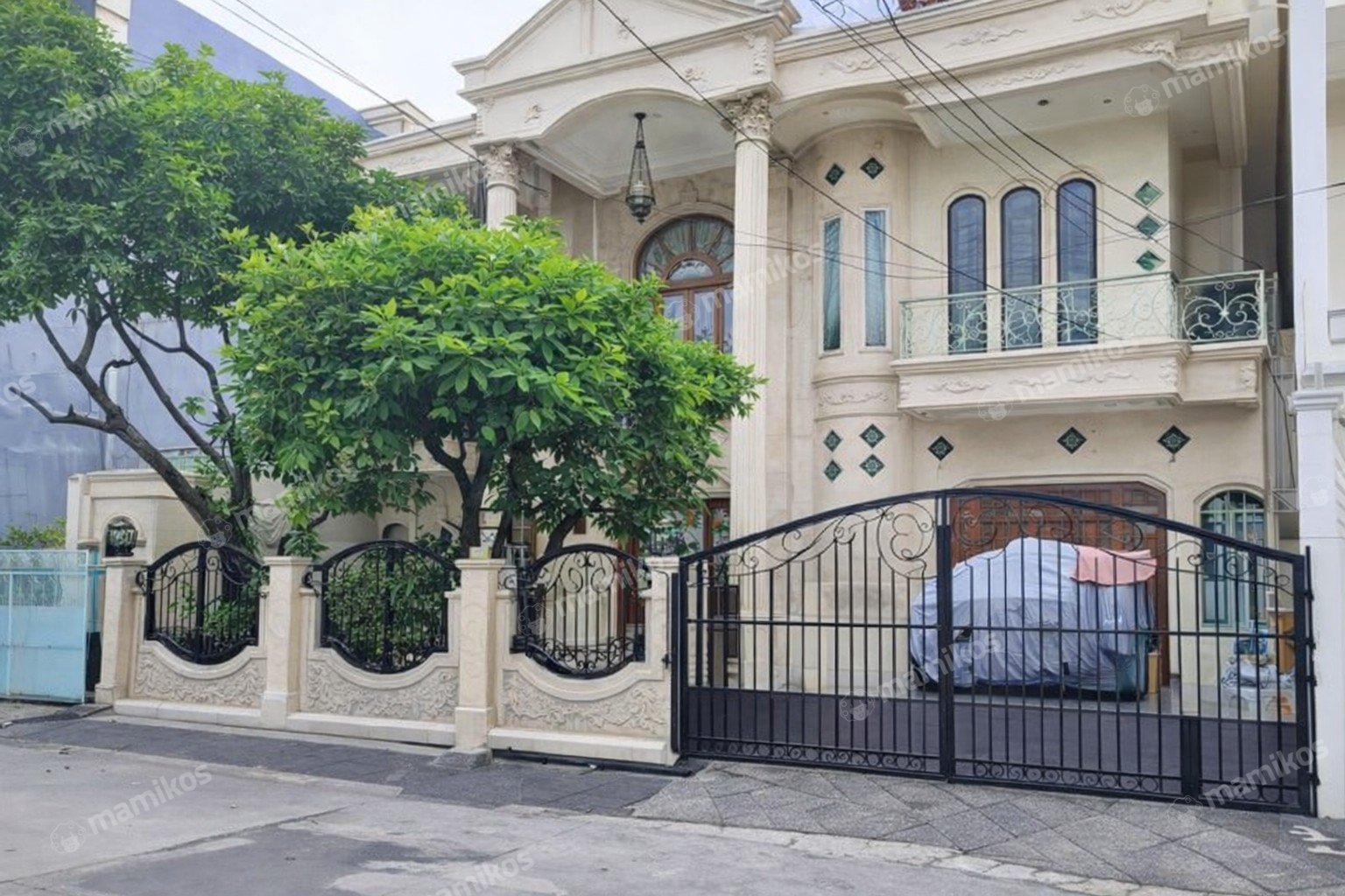 Rumah Sertifikat SHM 3 Kamar Tidur 3 Kamar Mandi Taman Ratu Jakarta Barat