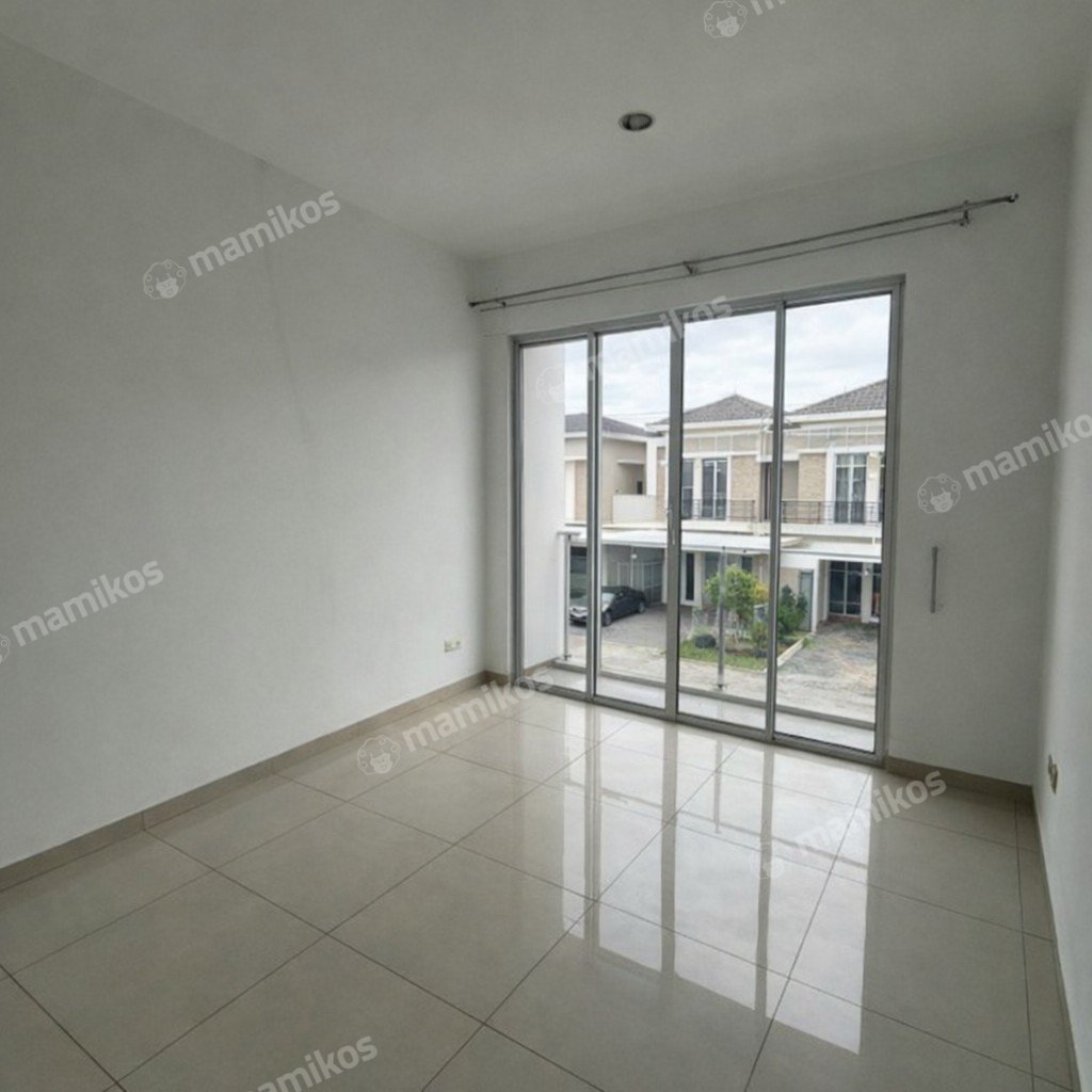 Rumah 3 Kamar Tidur 2 Kamar Mandi 2 Lantai Green Lake City Jakarta Barat - Photo 2