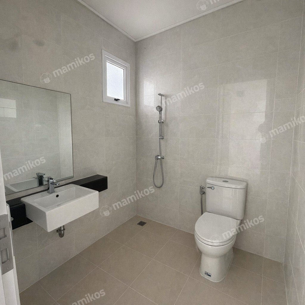 Rumah 3 Kamar Tidur 2 Kamar Mandi 2 Lantai Green Lake City Jakarta Barat - Photo 3