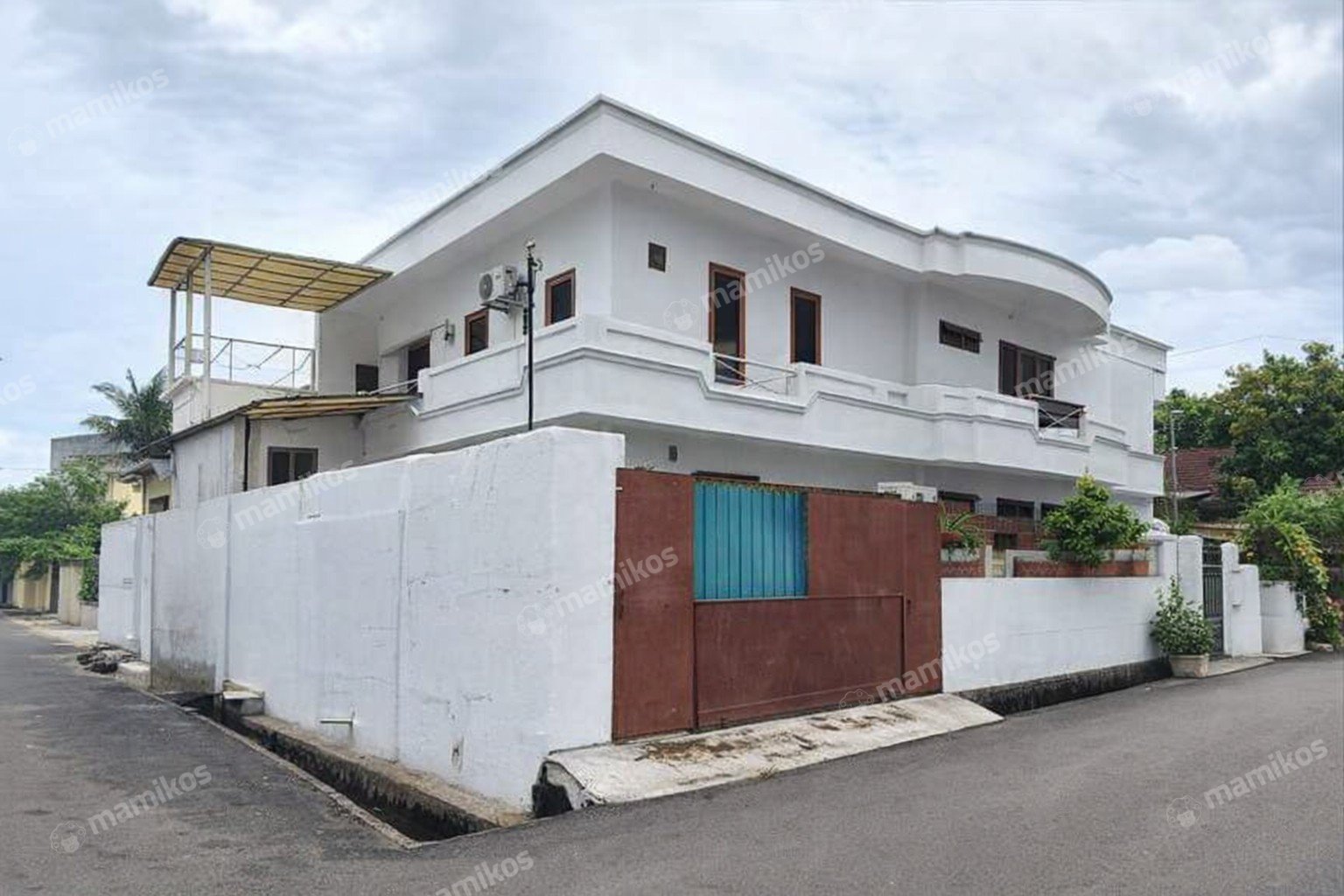 Rumah Sertifikat SHM 5 Kamar Tidur 4 Kamar Mandi Sunter Jakarta Utara