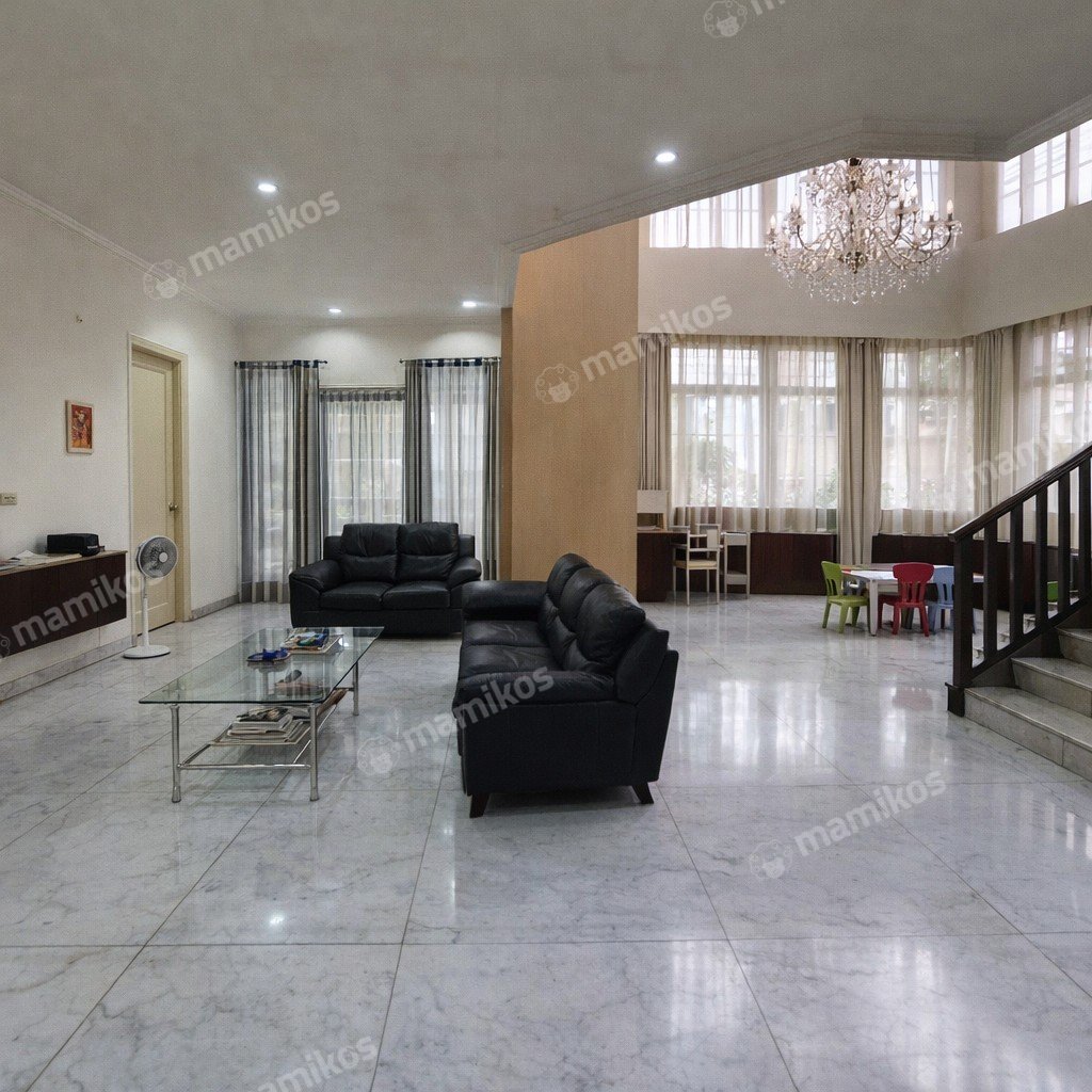 Rumah Sertifikat SHM 4 Kamar Tidur 5 Kamar Mandi Intercon Jakarta Barat - Photo 4