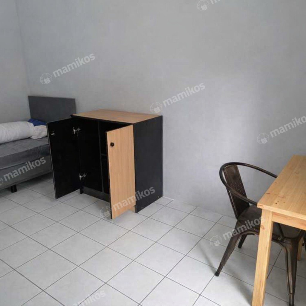 Rumah Sertifikat SHM 8 Kamar Tidur 8 Kamar Mandi Duren Sawit Jakarta Timur - Photo 4