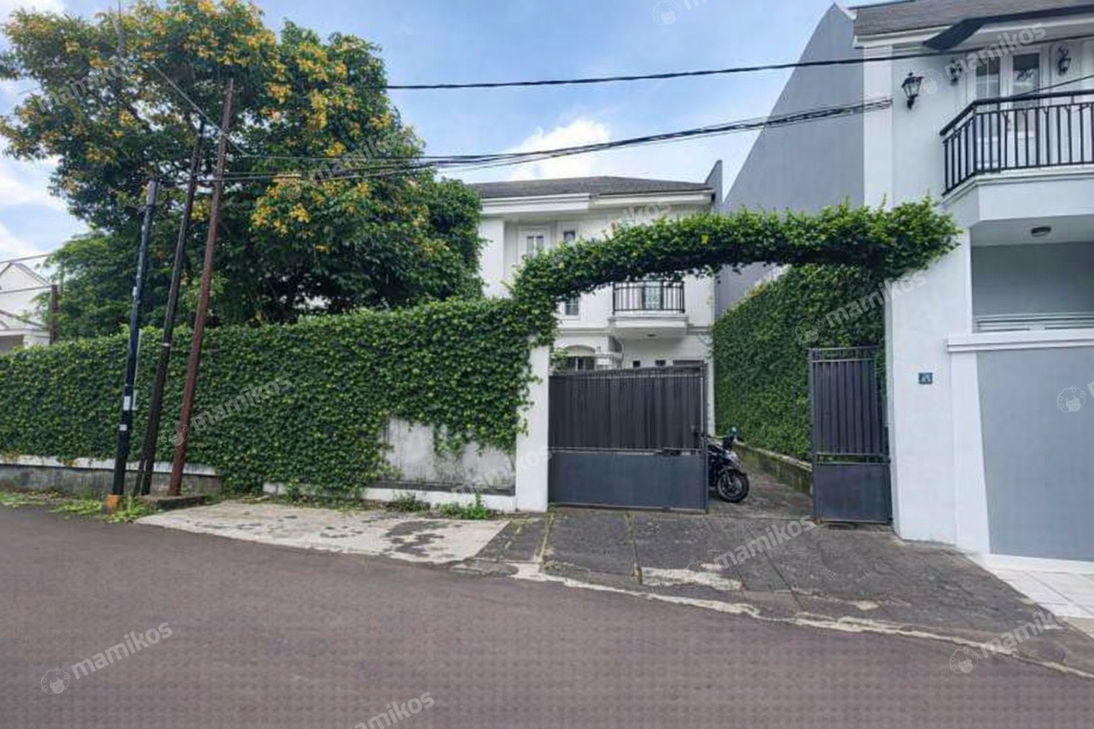 Rumah Sertifikat SHM 6 Kamar Tidur 5 Kamar Mandi Cipete Jakarta Selatan