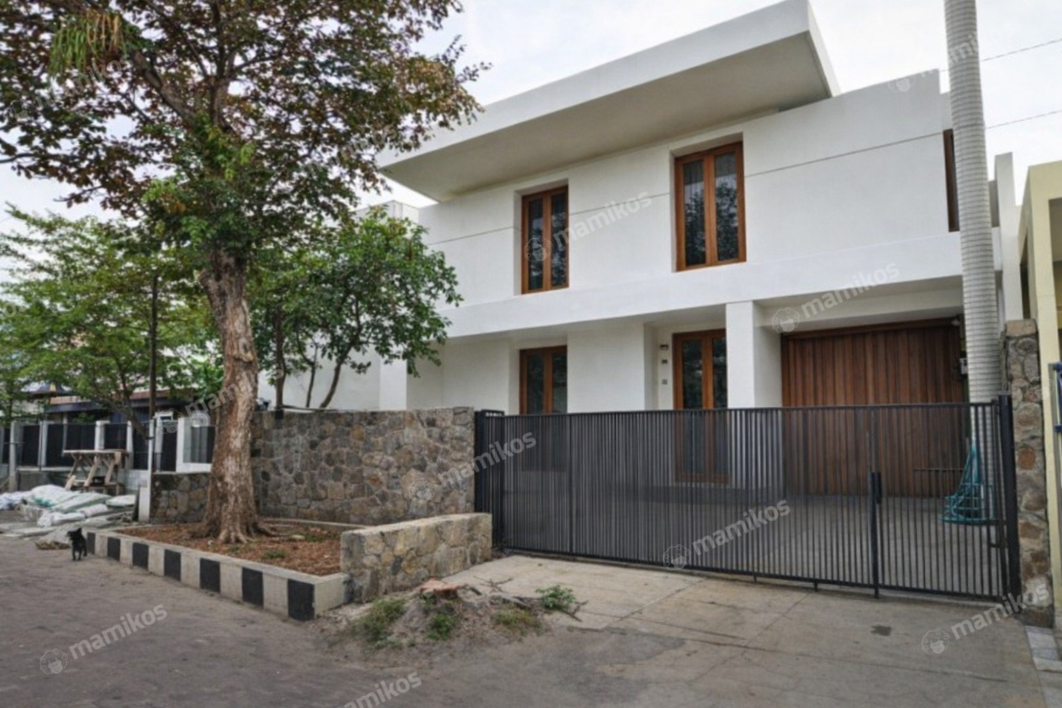 Rumah Sertifikat SHM 5 Kamar Tidur 4 Kamar Mandi Lebak Bulus Jakarta Selatan