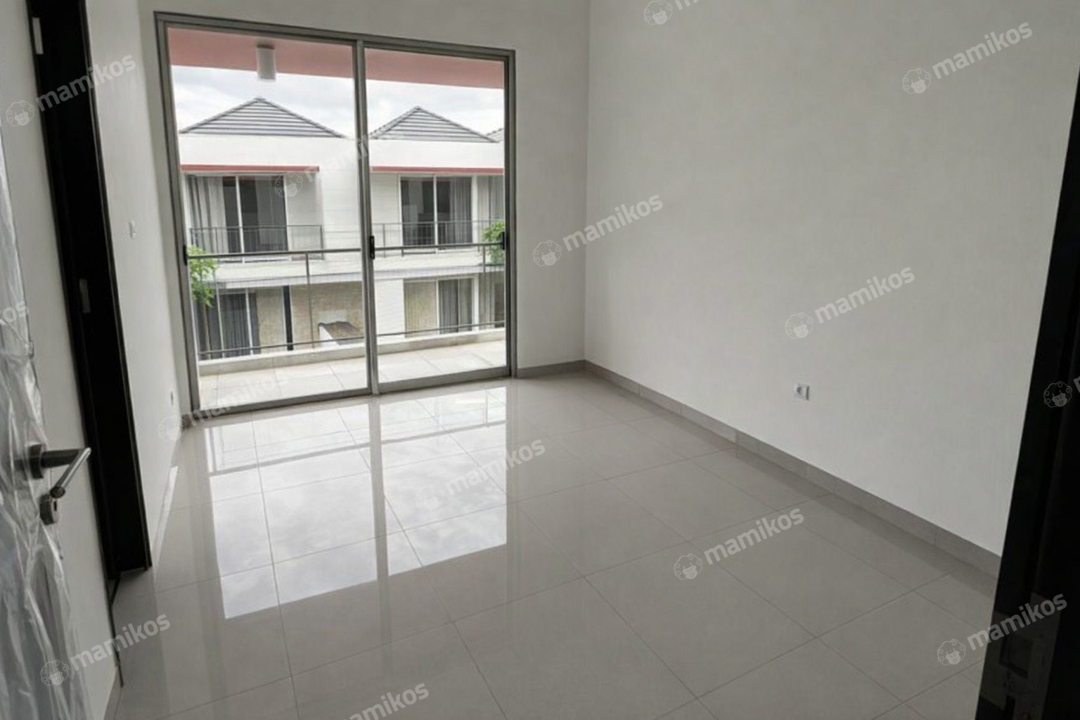 Rumah Sertifikat HGB 3 Kamar Tidur 3 Kamar Mandi Pantai Indah Kapuk 2 Jakarta Utara
