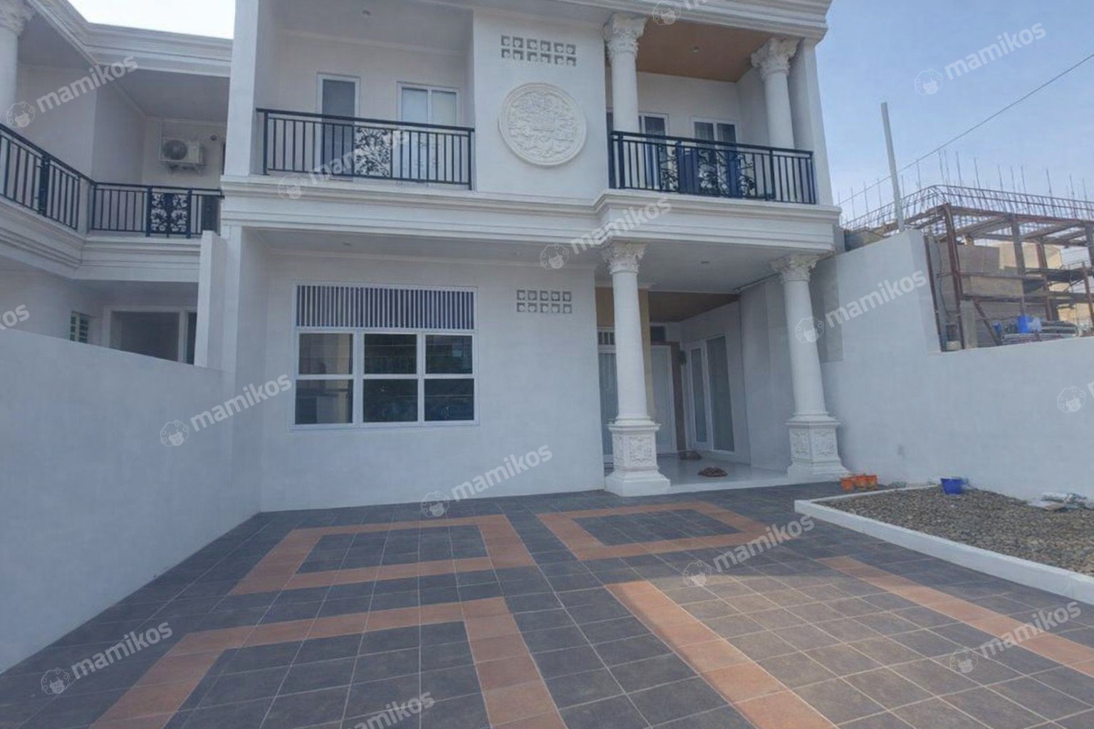 Rumah Sertifikat SHM 6 Kamar Tidur 5 Kamar Mandi Cinere Jakarta Selatan