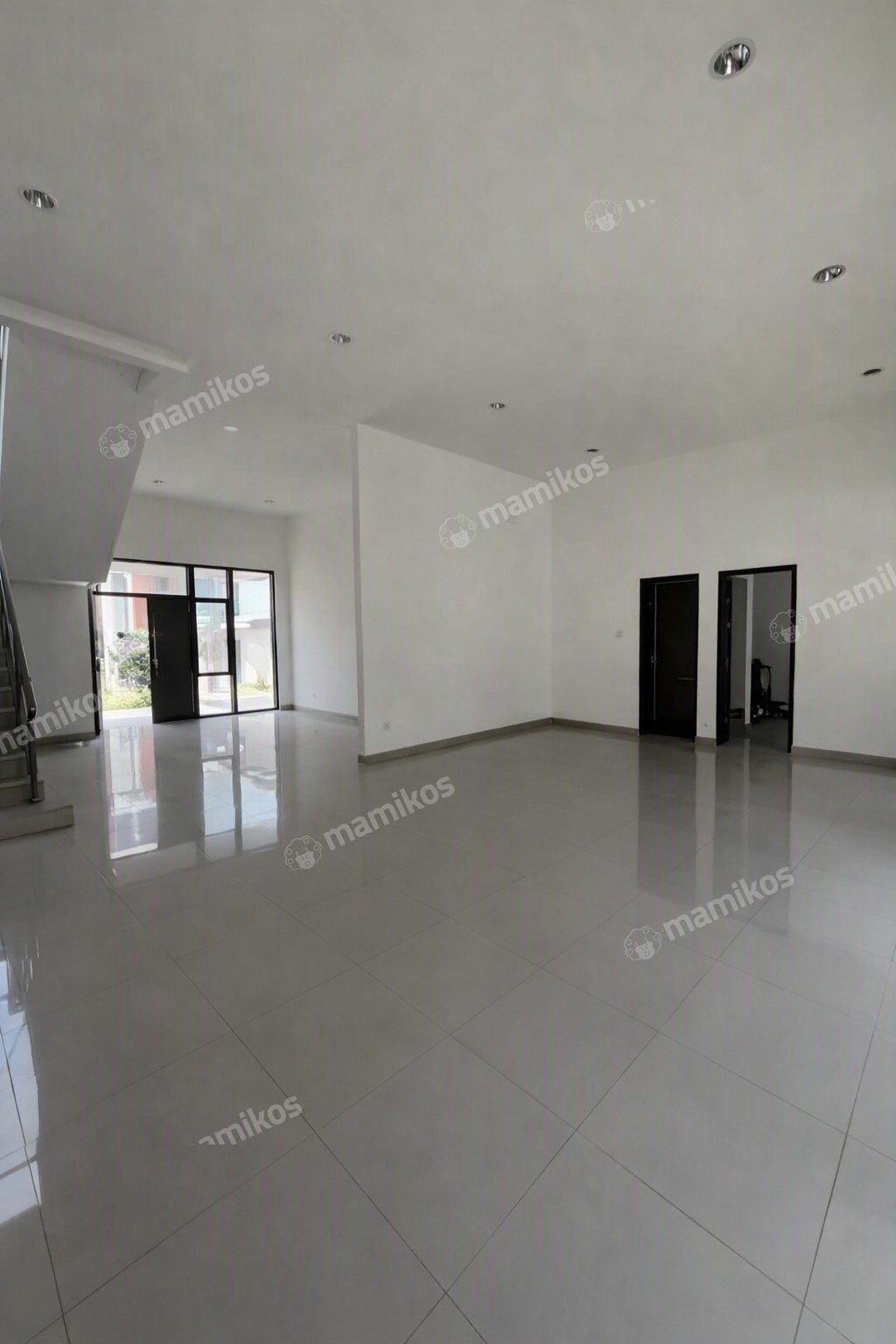Rumah Sertifikat SHM 3 Kamar Tidur 4 Kamar Mandi Pantai Indah Kapuk 2 Jakarta Utara - Photo 3