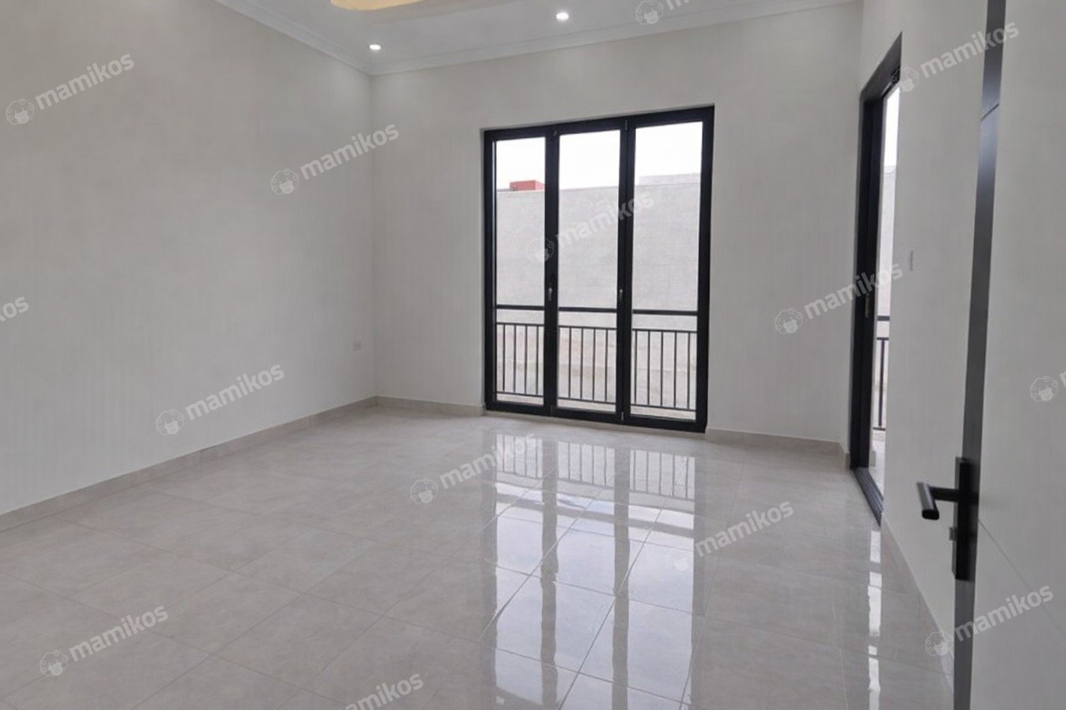 Rumah Sertifikat SHM 4 Kamar Tidur 4 Kamar Mandi Kelapa Dua Jakarta Barat - Photo 2
