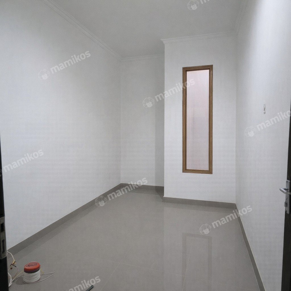 Rumah Sertifikat SHM 4 Kamar Tidur 3 Kamar Mandi Tanjung Duren Jakarta Barat - Photo 5