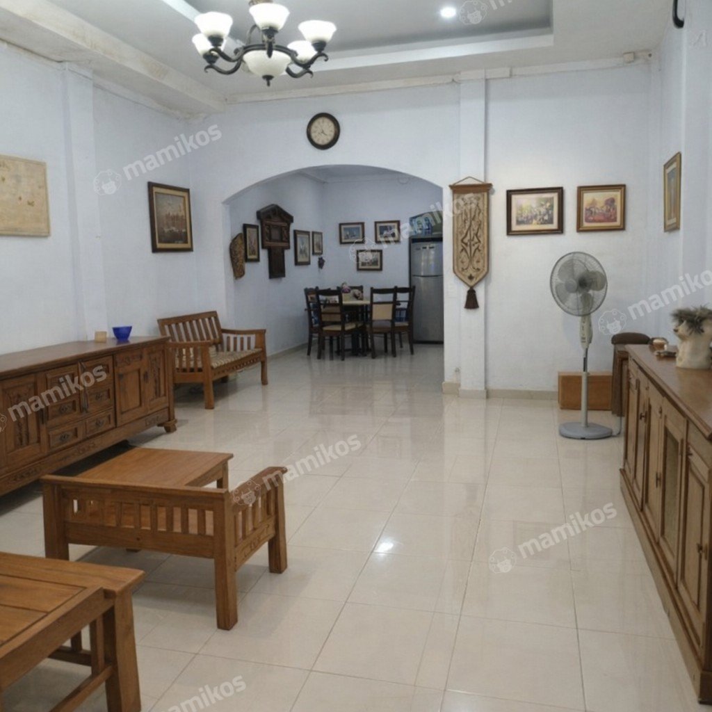 Rumah Sertifikat SHM 3 Kamar Tidur 2 Kamar Mandi Matraman Jakarta Timur - Photo 3