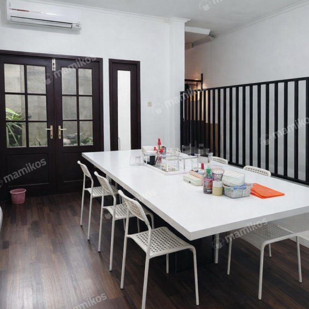 Rumah Sertifikat SHM 4 Kamar Tidur 4 Kamar Mandi Cipete Jakarta Selatan - Photo 3
