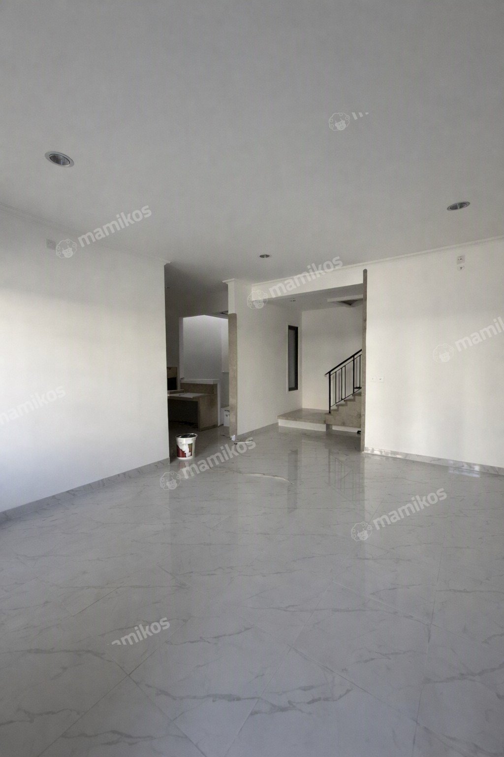 Rumah Sertifikat SHM 3 Kamar Tidur 3 Kamar Mandi Pantai Indah Kapuk 2 Jakarta Utara - Photo 2