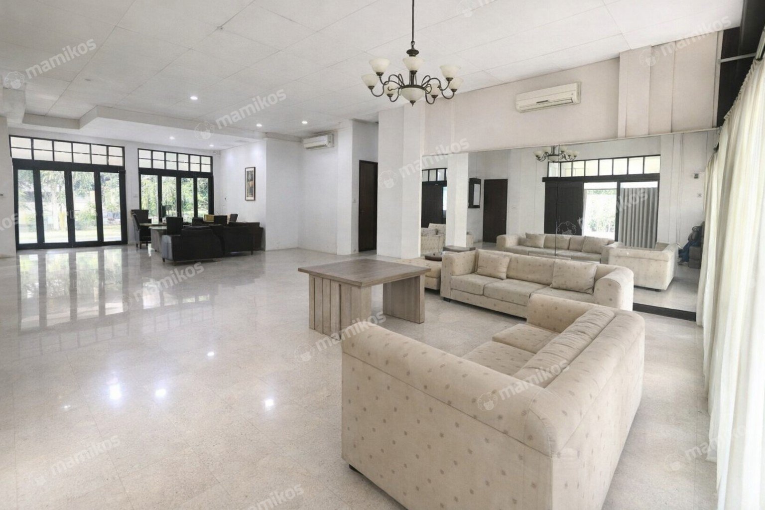 Rumah Sertifikat SHM 6 Kamar Tidur 4 Kamar Mandi Kemang Jakarta Selatan - Photo 2